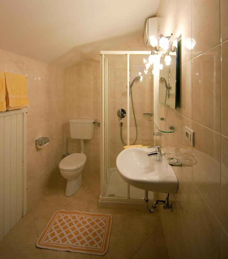 Apartment Corones
